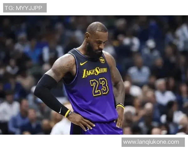 詹姆斯砍下17分4板创生日夜最低得分，正负值-16